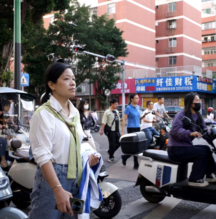 China Overhauls Hukou System, Helping Integrate Migrant Workers